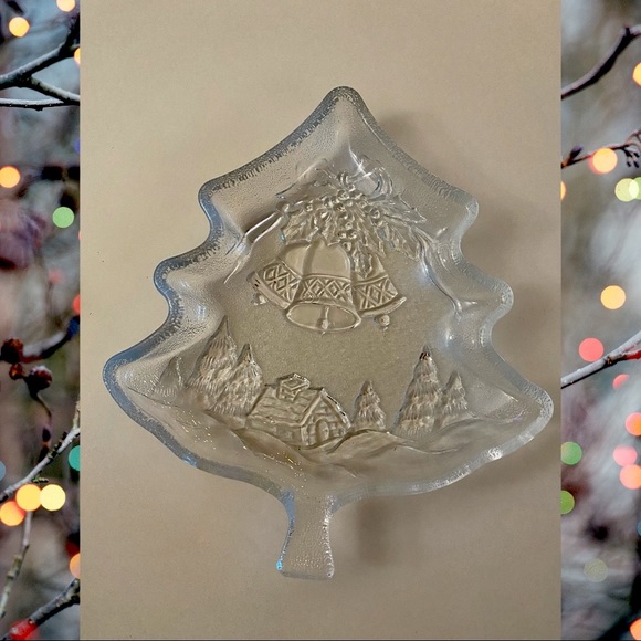 🎅🏻🛍️NEW Vintage Glass Christmas Dish - Picture 1 of 9